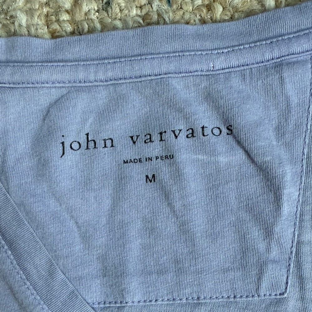 JOHN VARVATOS Men’s Light Purple V-Neck T-Shirt - Picture 2 of 7